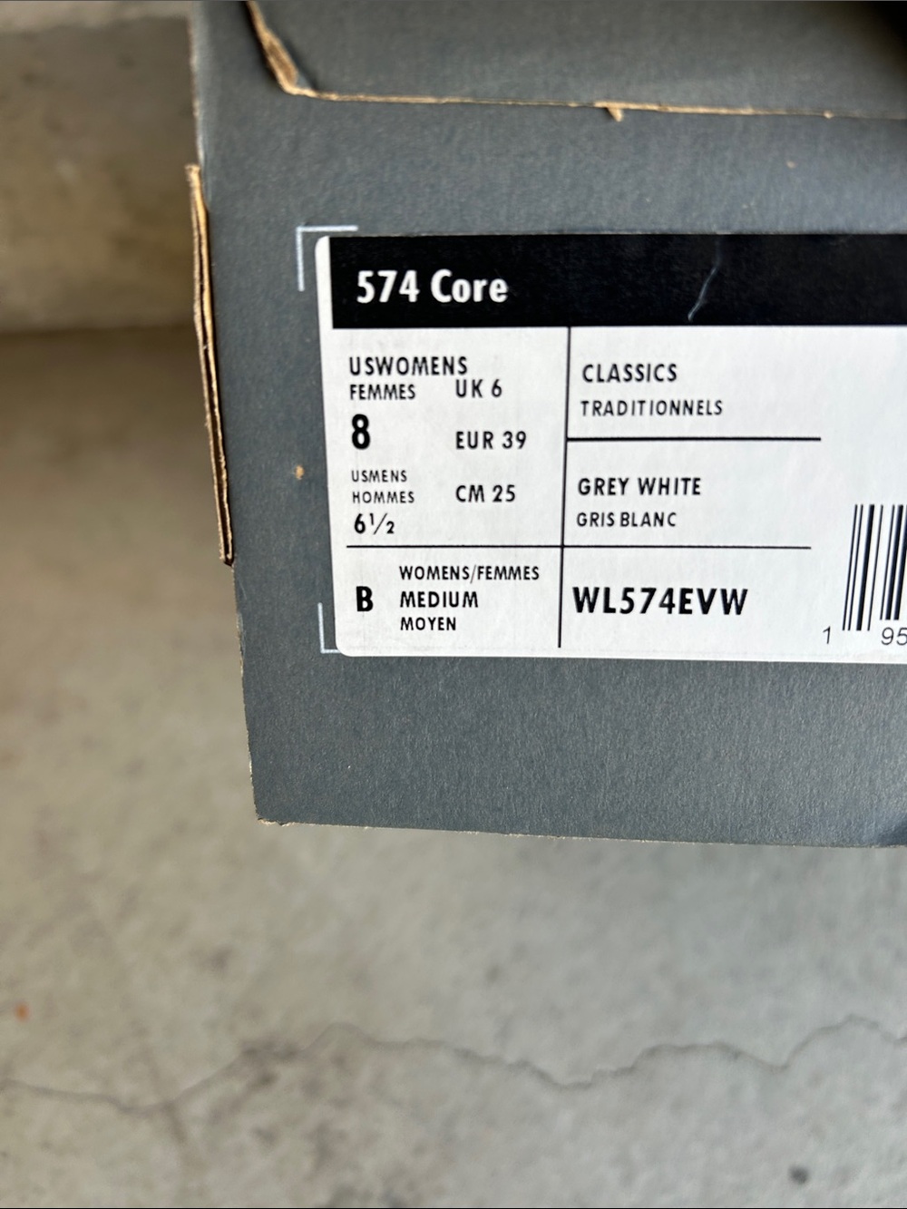 New Balance 574 Core sneakers Womens Size 8 Nwt - Picture 11 of 11